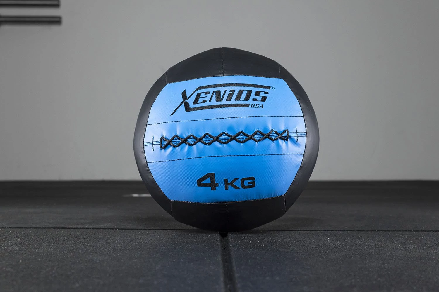 Wall ball falhoz dobható medicinlabda   4 kg